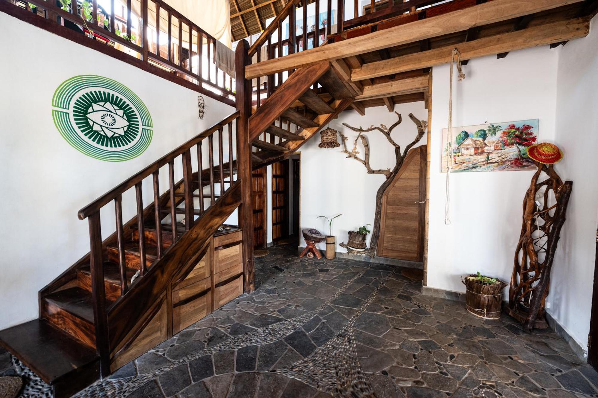 Shambala Madagascar: Beachfront Lodge And Adventures Ambolobozo Exterior photo