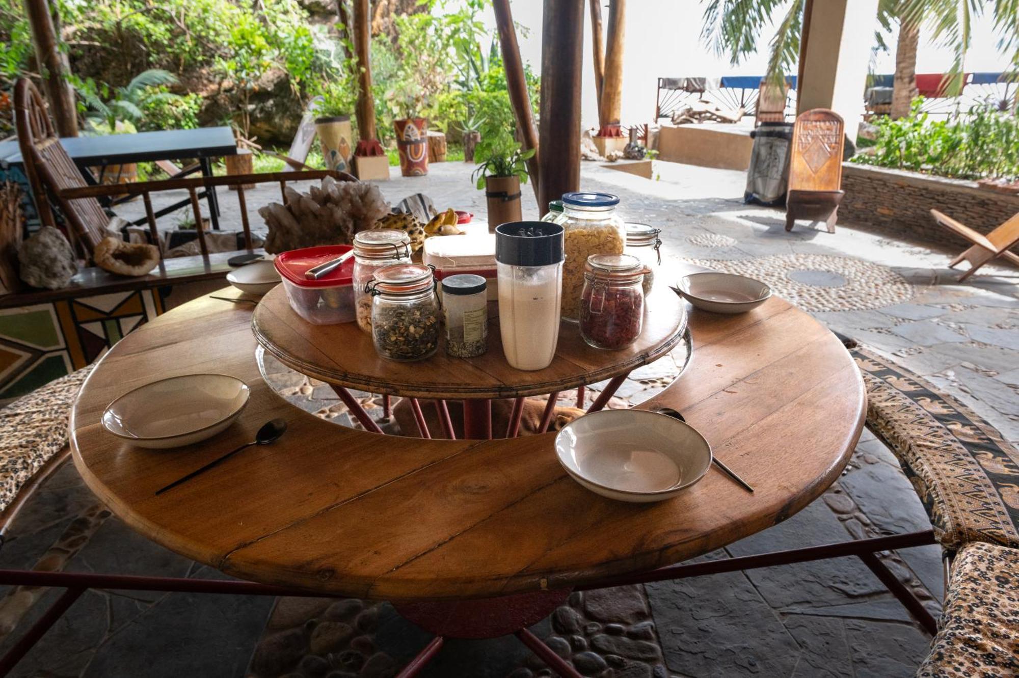 Shambala Madagascar: Beachfront Lodge And Adventures Ambolobozo Exterior photo