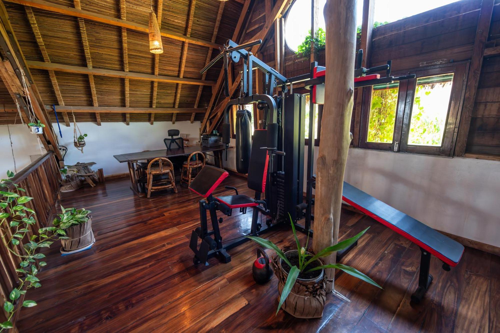 Shambala Madagascar: Beachfront Lodge And Adventures Ambolobozo Exterior photo