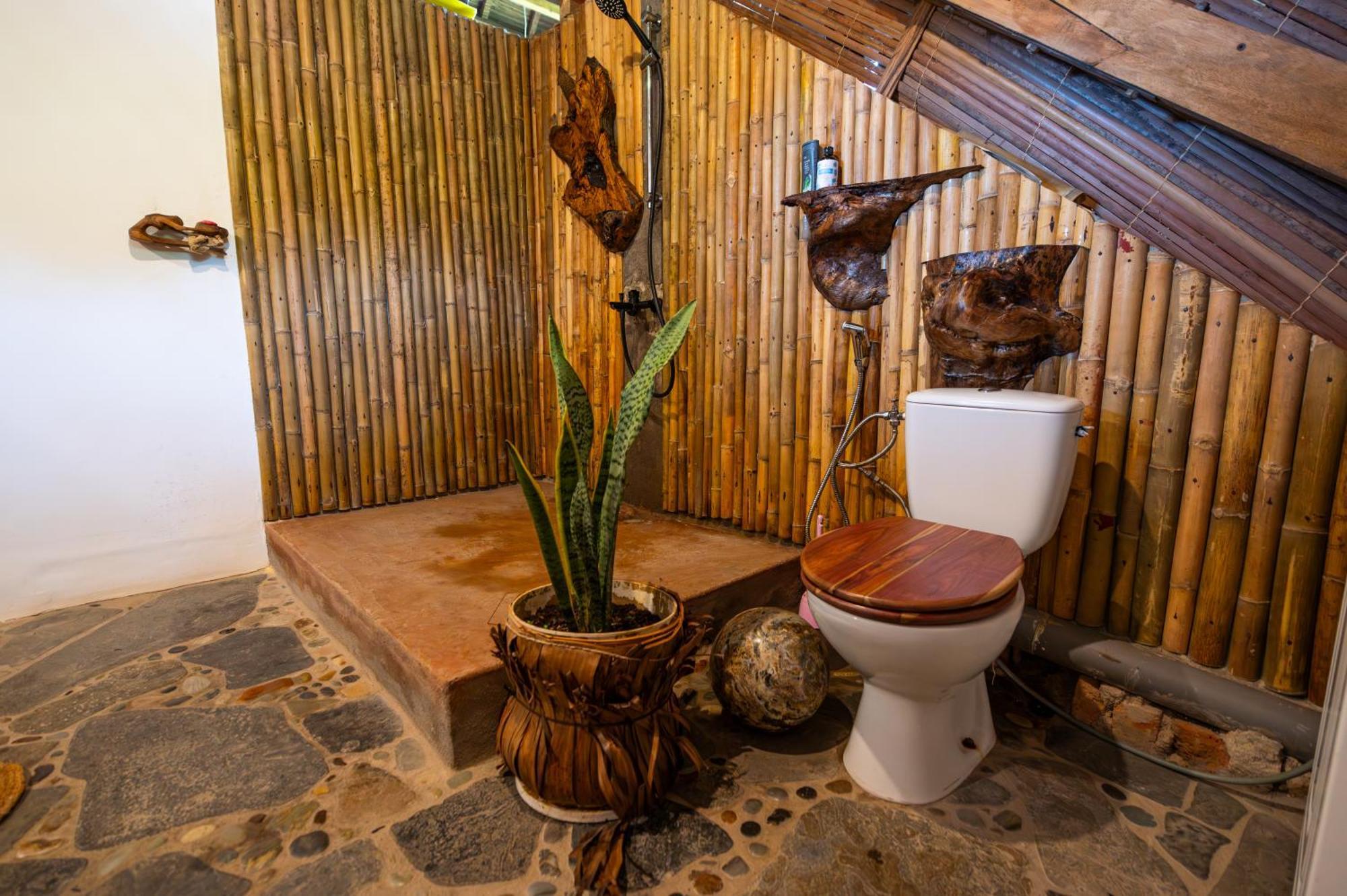 Shambala Madagascar: Beachfront Lodge And Adventures Ambolobozo Exterior photo